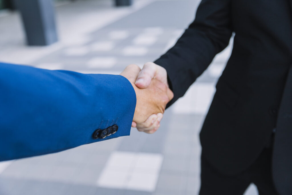 Poignet de main pour accord collaboration