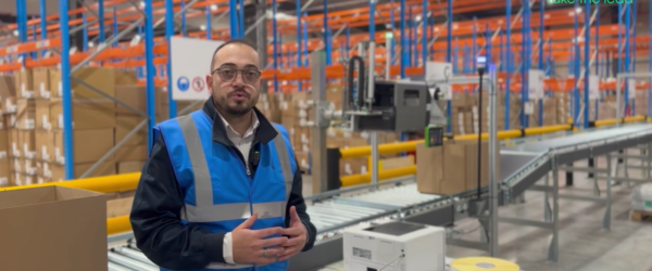 Le commercial rudy qui présente lr projet Barcodis X Lacoste